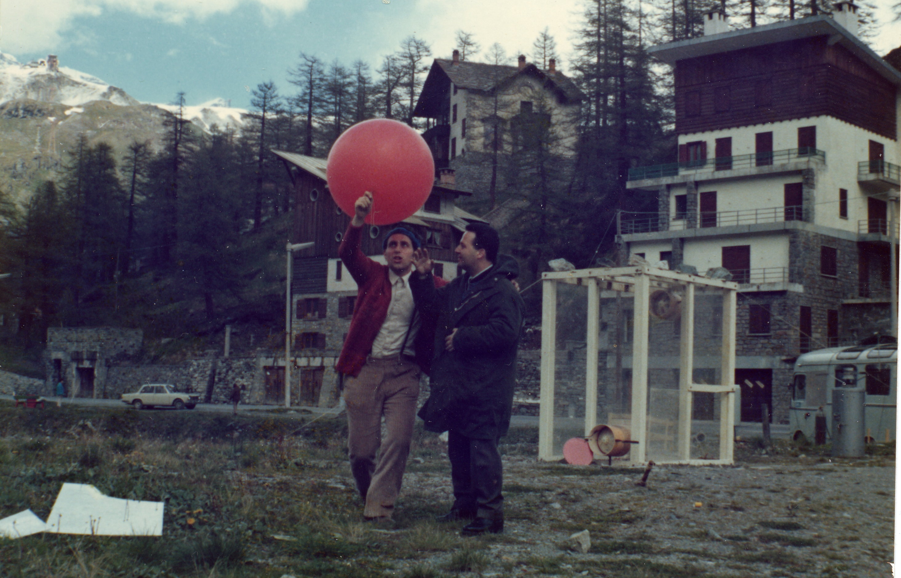 Il prof. Arnaldo Longhetto (a destra) con il Dr. Domenico Anfossi, pionieri sperimentali nel 1971